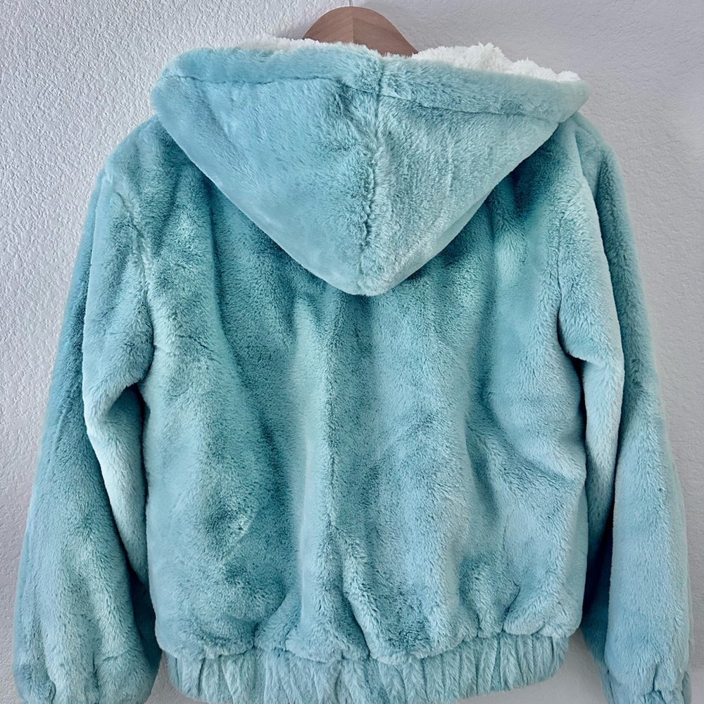 Forever 21 women’s mint green soft faux fur bomber puffer plush jacket small - Picture 6 of 11